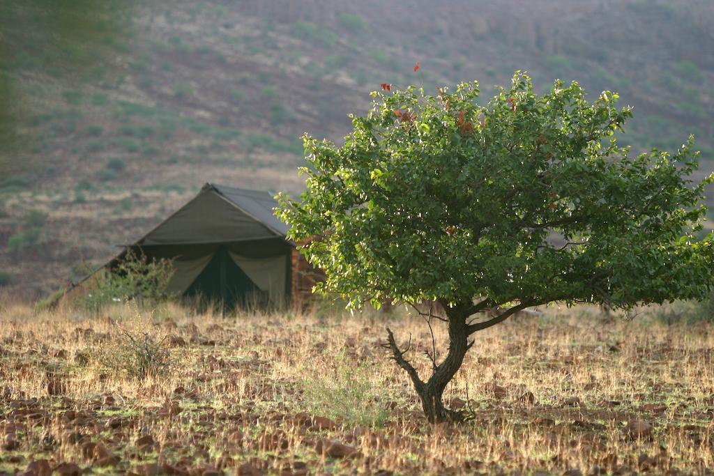 Etendeka Mountain Camp Damaraland Esterno foto