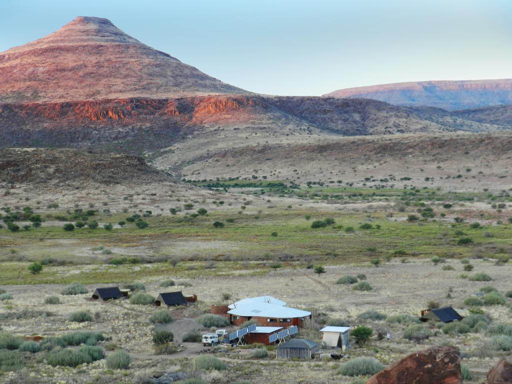 Etendeka Mountain Camp Damaraland Esterno foto