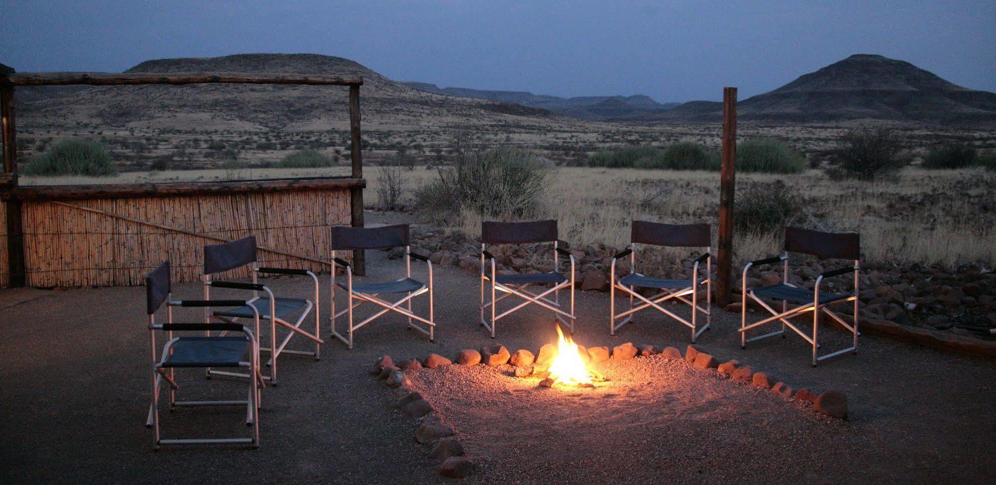 Etendeka Mountain Camp Damaraland Esterno foto