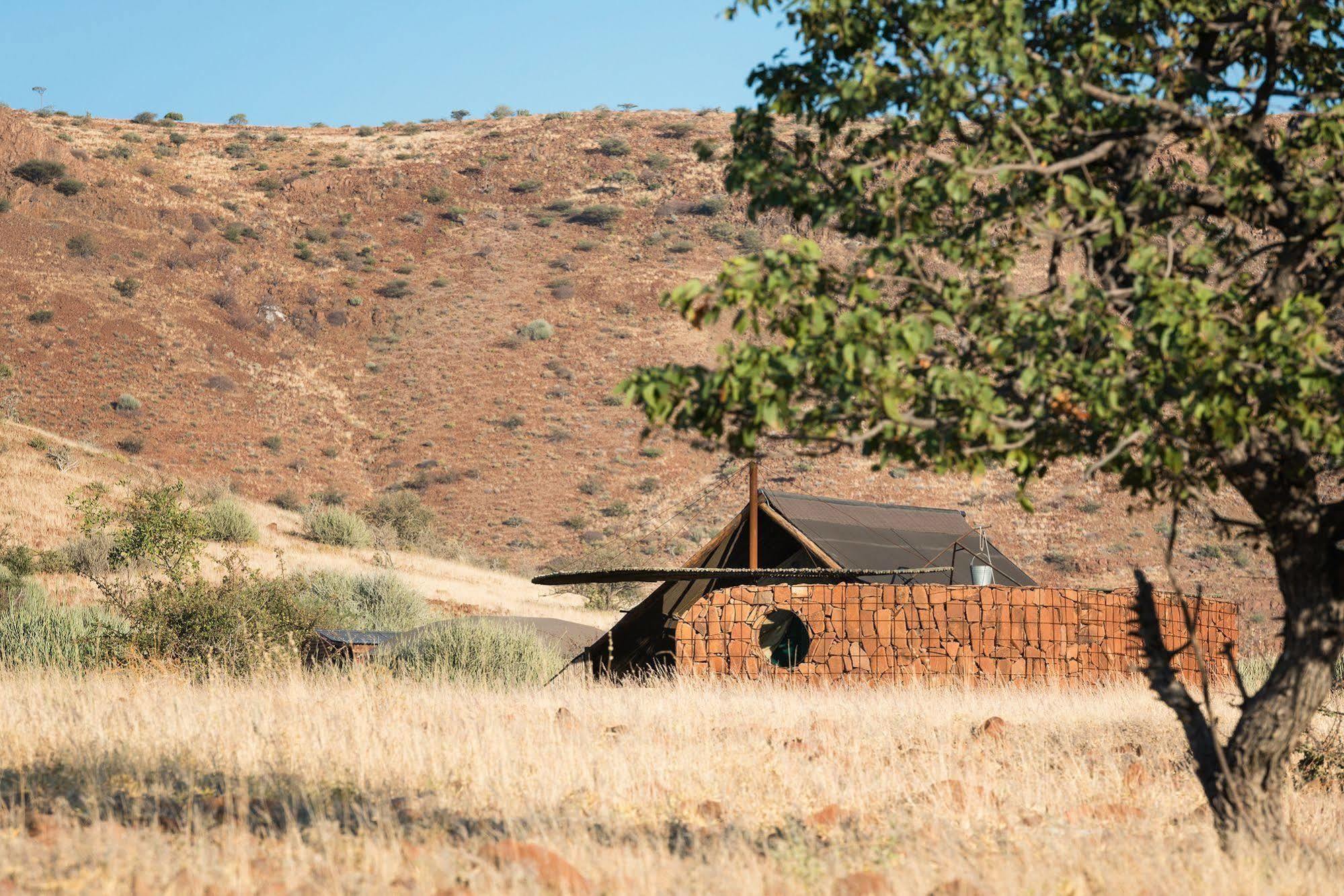 Etendeka Mountain Camp Damaraland Esterno foto